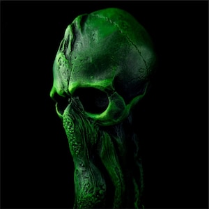 Cthulhu Skull R&#39;lyeh Green H.P.Lovecraft handmade collectible figure. Cult of Cthulhu, Elder Sign, Arkham horror. Collector&#39;s Idol. Cultist