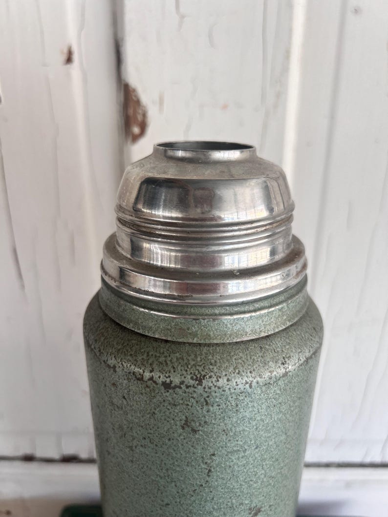Termo metálico vintage Stanley de Aladdin, verde martillado, modelo A-944C o A-944DH imagen 14