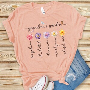 Oma Shirt met aangepaste geboortebloemen en namen Moederdagcadeau Uniek omacadeau Gepersonaliseerde verjaardagscadeau Kleinkinderen Grootmoeder