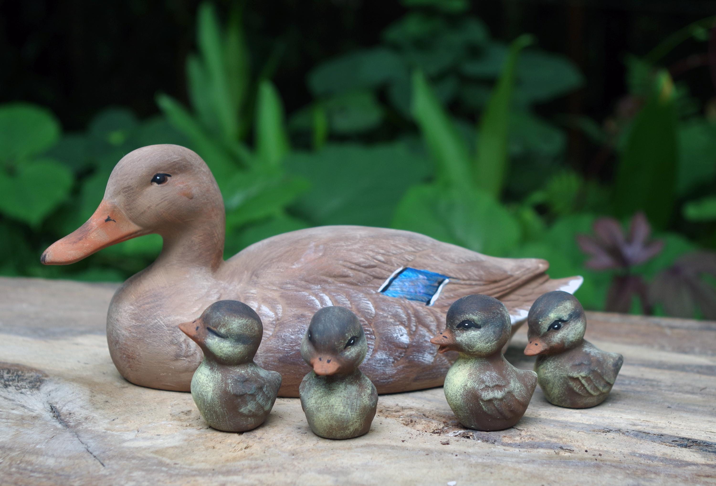 Mallard Hen Duck with Ducklings Ceramic