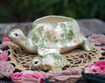 Schildpad/schildpad plantenbak met babygroen keramiek