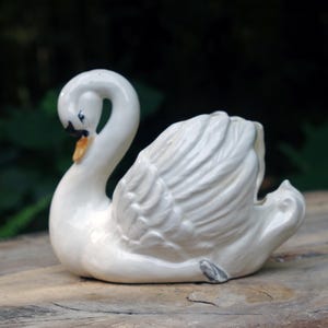 Vintage Swan planter ceramic
