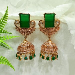 Jhumka Ohrringe in Smaragd, Rubin, Gold | Amerikanischer Statement Diamant Jhumki | Pakistanische / indische Hochzeit Geschenk für sie