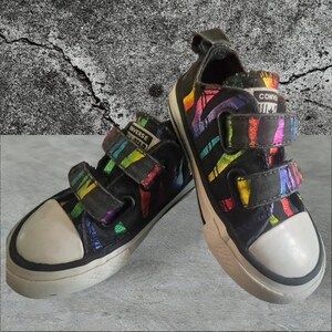 CONVERSE ALL STAR Baby Sneakers / Shoes Size 4 Easy-On hook and loop Closure