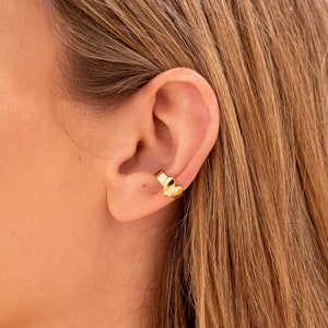 Heart / Star ear cuff. 24k gold plated. No ear holes. No piercing. Ear wrap. Ear climber. No tarnish