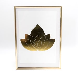 Postkarte gold Lotus Lotusblüte Geschenk für Yogaliebhaber Geschenk Yoga spirituell Karte schlicht minimalistisch Blüte Blume Bild floral