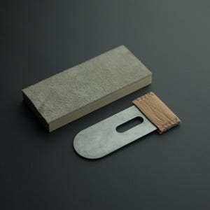 Kumiko Chisel & Recycled Leather Strop Set