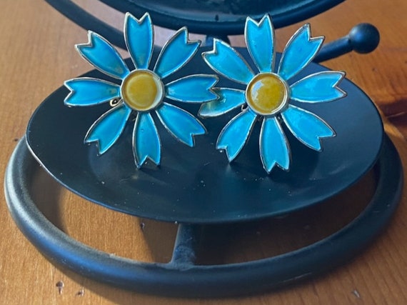 Vintage Enamel Flower Clip On Earrings - image 1