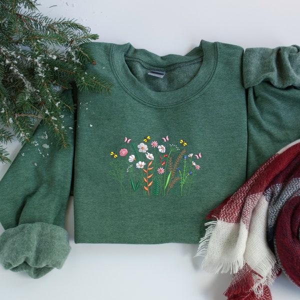 Wildflowers Honey Bee Floral Sweatshirt, Embroidered Vintage Crewneck Sweater, Comfy Color Cottagecore Outfits, Special Gift for Best Friend