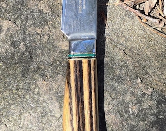 Cuchillo pelador de acero de Damasco en ébano blanco y negro.