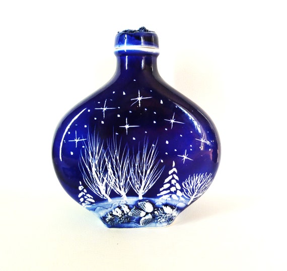 青色 陶器 花瓶 山の景色 青色 陶器 花瓶 山の景色 青と白の山景色陶器花瓶