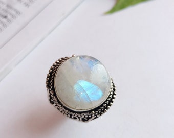 Natural Fiery rainbow moonstone ring\Silver plated ring\gemstone ring\Moonstone ring for her\boho ring\Round Cut Rainbow Moonstone Ring