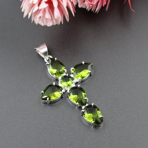 faceted peridot Cross Pendant\ Green peridot pendant\ Cross Pendant\ Gift for Her\ Pendant For Christmas