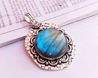 Natural flashy labradorite pendant necklace\ round labradorite pendant\ blue fiery labradorite pendant\ Labradorite necklace