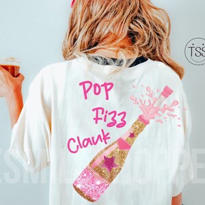 Proost op het nieuwe jaar Retro nieuwjaar png, sprankelende champagne png NYE-shirt Nieuwjaar 2024 png Dit is het seizoen, trendy sweatshirt png-stijl png