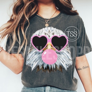 adler blase blase adler blase adler maskottchen adler kopf mit rosa herz brille shirt sublimations design