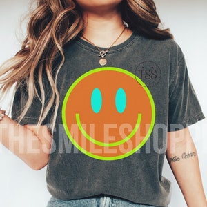 Retro Happy Face neon preppy png smile gezicht png roze glimlach gezicht geel klassiek glimlach shirt sublimatieontwerp download png-afdrukbestand