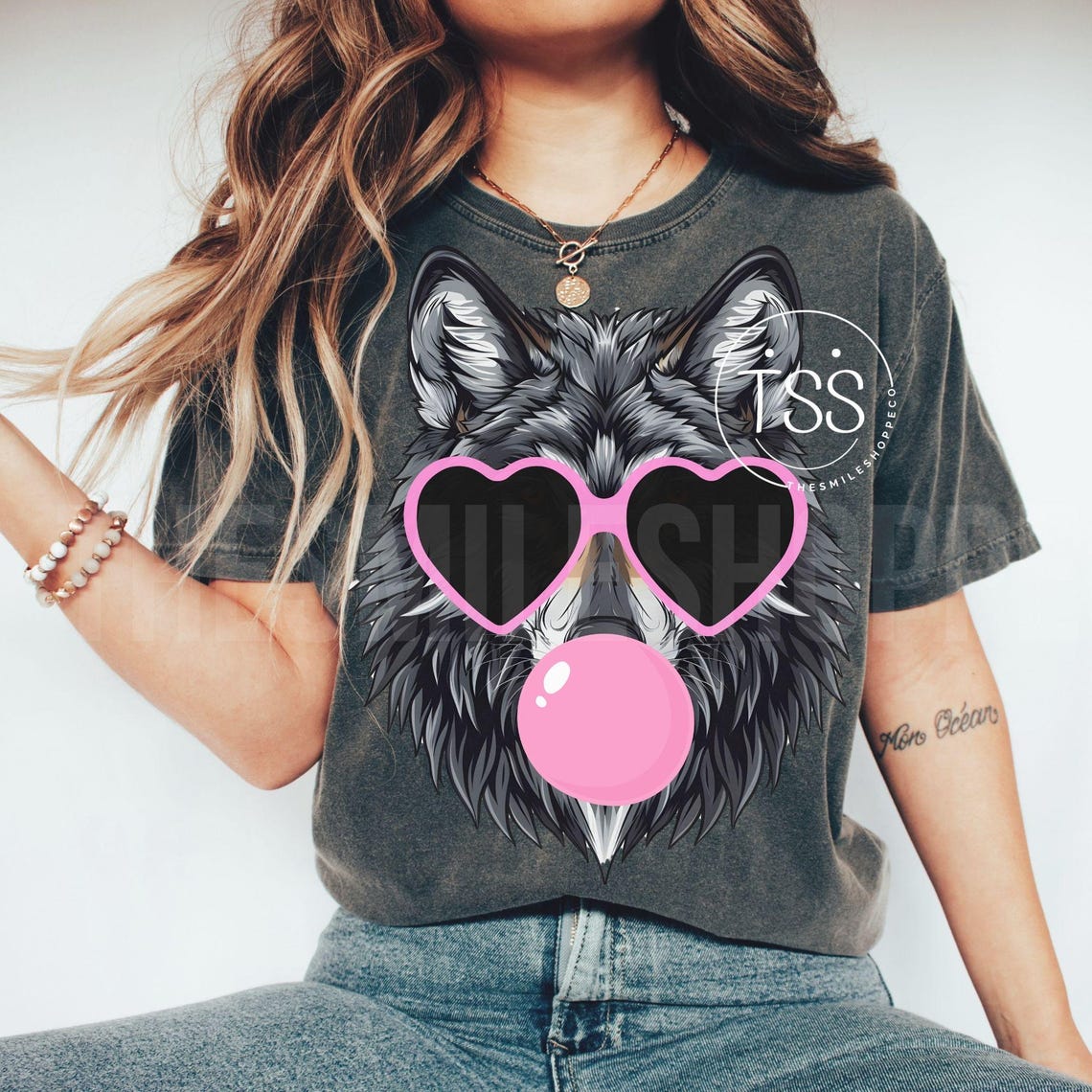 Timberwolf Blowing Bubble PNG: Wolf With Heart Glasses (digital ...