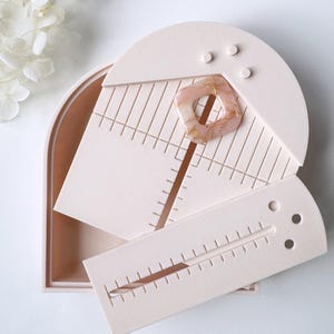 Drill Guide Tool voor Polymer Clay Oorbellen – Boorgeleider met Afneembaar Meetlatje – FDM 3D-Print – S.I. Originals