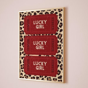 Lucky Girl Ticket Druck Rotes Mode-Plakat Wohnheim Wandkunst Trendiger roter Gepard Druck College Wohnung Dekor ästhetischer mädchenhafter Druck Funky Kunst