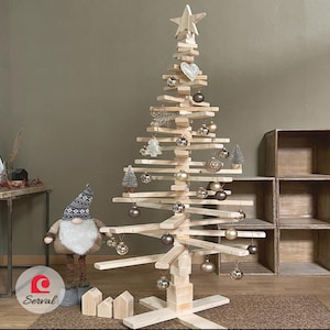 Multi-shaped Christmas tree in natural solid wood