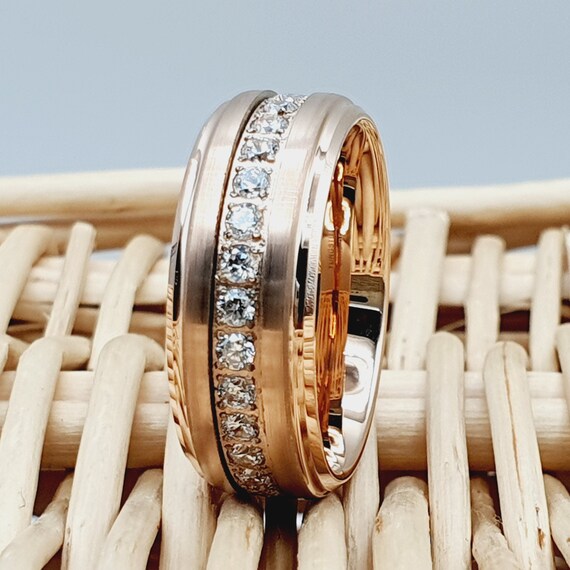 Vai Ra - Gold and Moissanite Diamond Men Ring