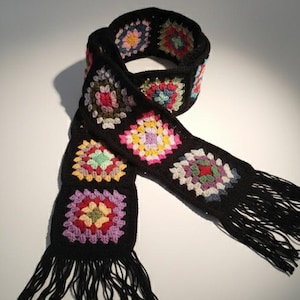 Crochet Granny Square Scarf Pattern – Easy Retro Design