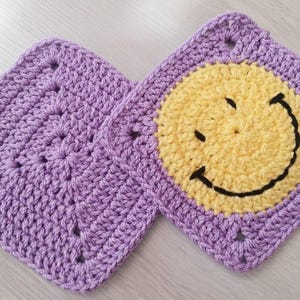 Smiley Face Granny Square Crochet Pattern | Happy Crochet Blanket Motif