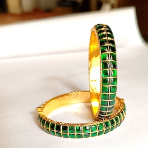 Handmade Green Kundan Jadau Bangle: Gold Finish Wedding Kada