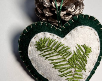 Pine sachet hand-embroidered / Pine Heart Decoration / Valentines Day gifts / Handmade hearts