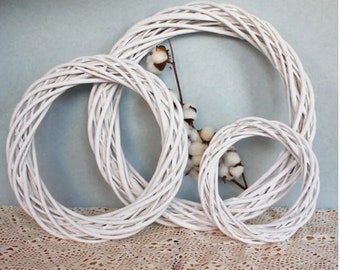Natural Rattan Wreath, Unfinished Round Vine Branch, for Christmas Decoration, Wedding Parties, Making Project, Photo Props,Multiple Size