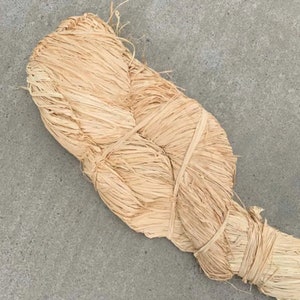 Natural Raffia Grass, 500/1000g, Weaving Straw, Wishing Rope, High Strength, Smooth Appearance, for DIY Craft Projects, Gift Tags, Wedding image 1