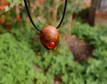 Baumperle Eiche, Kette, mit Karneol Stein, längenverstellbares gewachstes Baumwollband