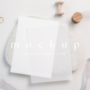 Pergament-Einladungs-Mockup-Reihe, 12x18 cm Blank Cards Mockup