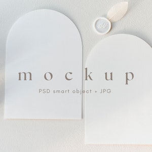 5x7 Minimalist Arch Einladungs-Mockup, Doppelter Bogen Mock Up gestylt
