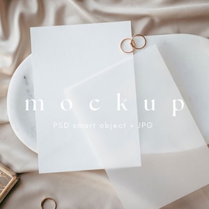 Suite MOCKUP di inviti pergamena, biglietti di nozze 5x7 Mock up, oggetto intelligente PSD, download immediato