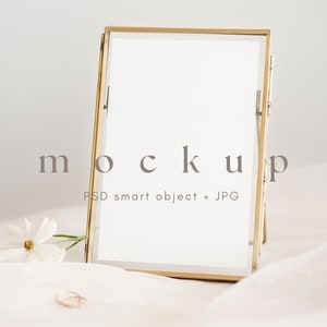 5x7 Gold Frame Mockup / Blank Minimalist Golden Frame Mockup