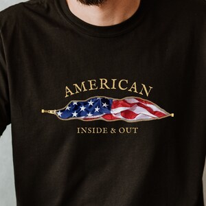 AMERICAN INSIDE and OUT T-Shirt mit Flagge innerhalb des offenen Reißverschlusses, Stars and Stripes Flaggen-T-Shirt, ich liebe Amerika Vaterländischen Vaterismus-T-Shirt