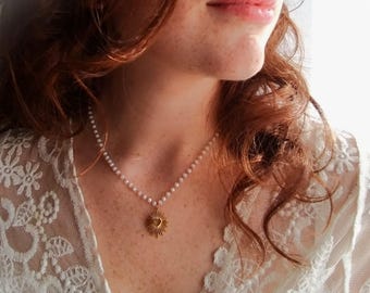 黄金の聖なるハートのネックレス、奉納品のネックレス、聖なるハートのジュエリー、アストラルハート、聖母マリアのネックレス、奉納品のペンダント、母の日ギフト