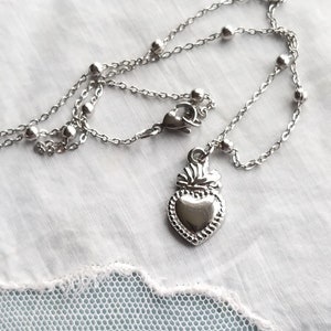 Collar de sagrado corazón de plata, collar de exvoto, joyería del sagrado corazón, corazón astral, collar de la Virgen María, colgante de exvoto, regalo del Día de la Madre