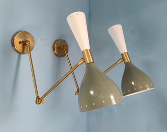 Sconce da parete in ottone Mid Century italiano Stilnovo Diabolo Sconce Light Coppia Lampada da lettura sul comodino grigio bianco Apparecchio da parete regolabile