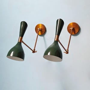 1950 Mid Century italienische Messing Wandleuchte Paar grüne Wandbefestigung Diabolo Lampe