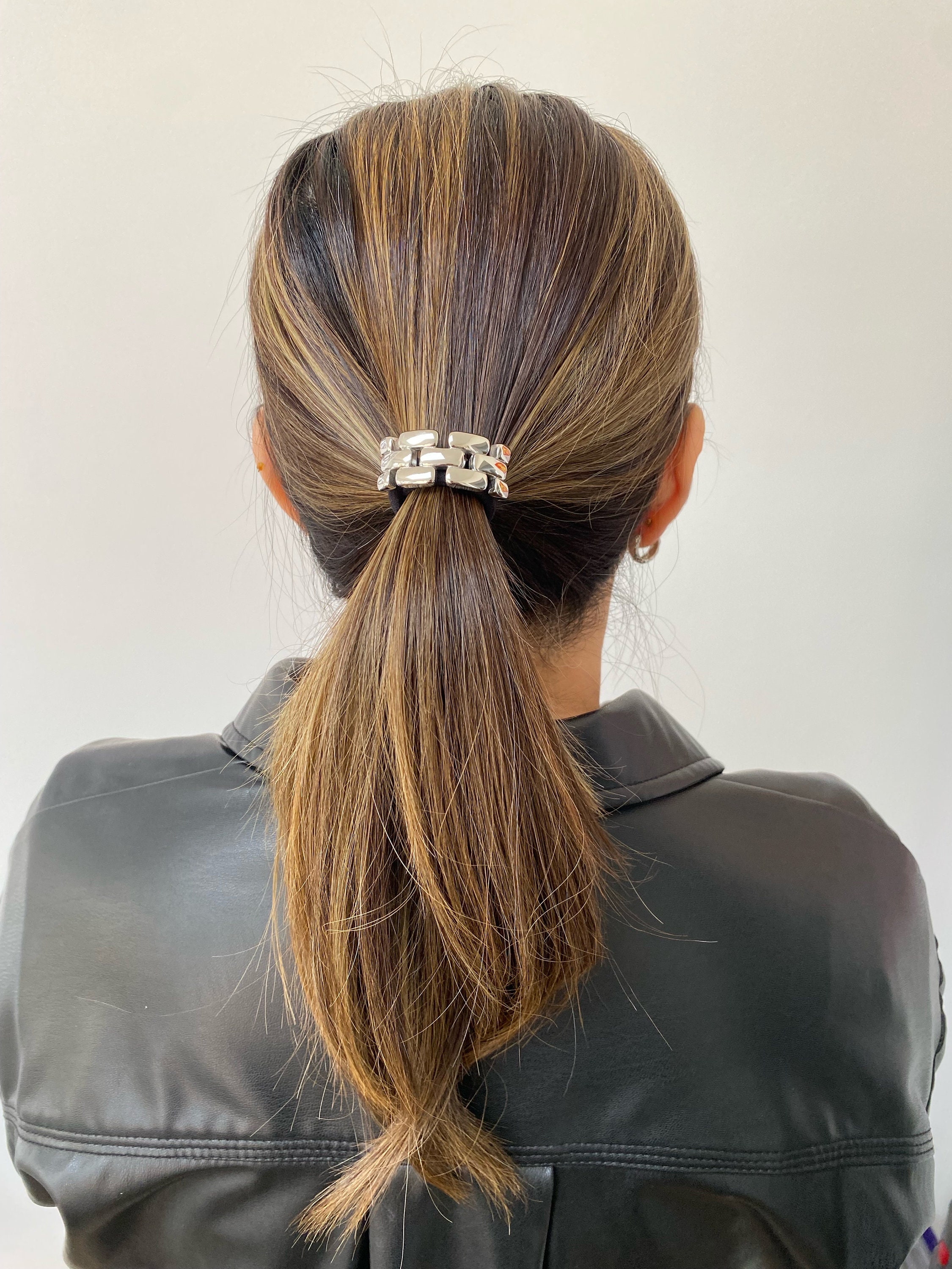 18K Gold Plated Stainless Steel Sculptural Flower Ponytail Cuff Hair Tie Amazon.com : Kitsch Gold Hair Cuff - Metal Ponytail Cuff for  main image 2