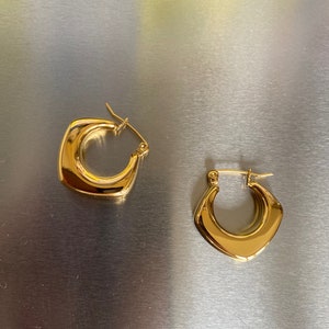 18k Gold V-Shaped Hoop Earrings: Stainless Steel Dangle Earrings