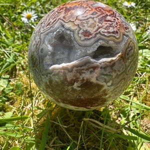 Set composto da sfera e torre in agata druzy del denaro / Sfera e punta di cristallo geode naturale / Decorazione in cristallo dell'abbondanza / Pietra da collezione da esporre, regalo