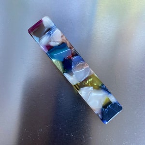 bar shaped acetate hair clips in multicolor, ideal fro everyday wear.