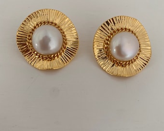 Large Straw Hat Freshwater Pearl Stud Earrings, Korean Style Giant Pearl Statement Earrings for Her. 18K gold and Perfect for Summer