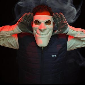 Masque facial de poker - Masque de mascarade imprimé en 3D sur le thème des cartes - Accessoire pour soirée casino, Halloween ou soirée poker - Ajustable et léger.