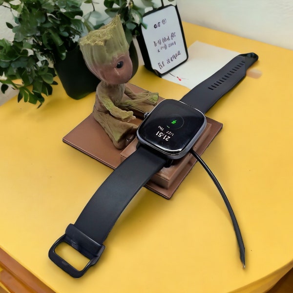 A3DG Baby Groot Apple Watch Stand/ Holder - Apple watch charging stand (Brown with green shades) - Apple Watch ladestaion