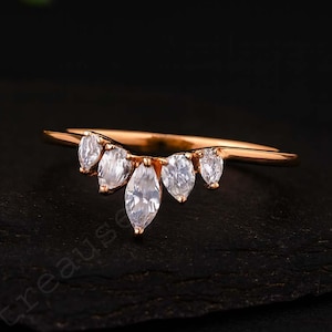 Geschwungener Ehering roségold Marquise Schnitt Diamant einfacher Vintage Unikat Moissanit Ehering Braut Jahrestag Band